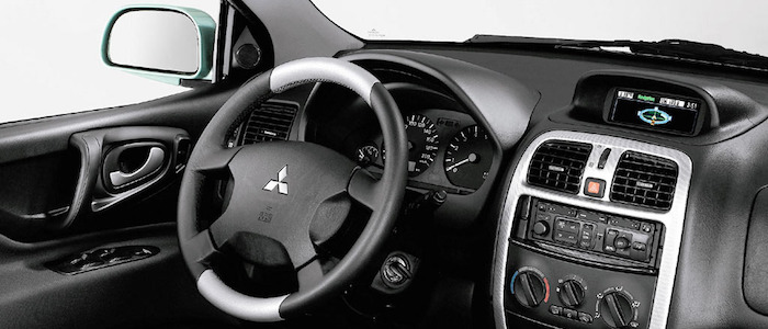 https://www.automaniac.org/resources/images/model/151/2002_mitsubishi_space_star_interior.jpeg